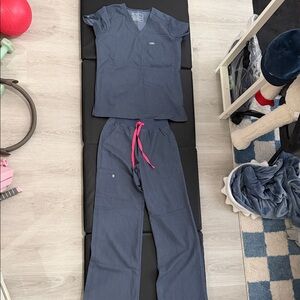 FIGS Catarina Top size S & Isabel Wide Leg Pant size XS